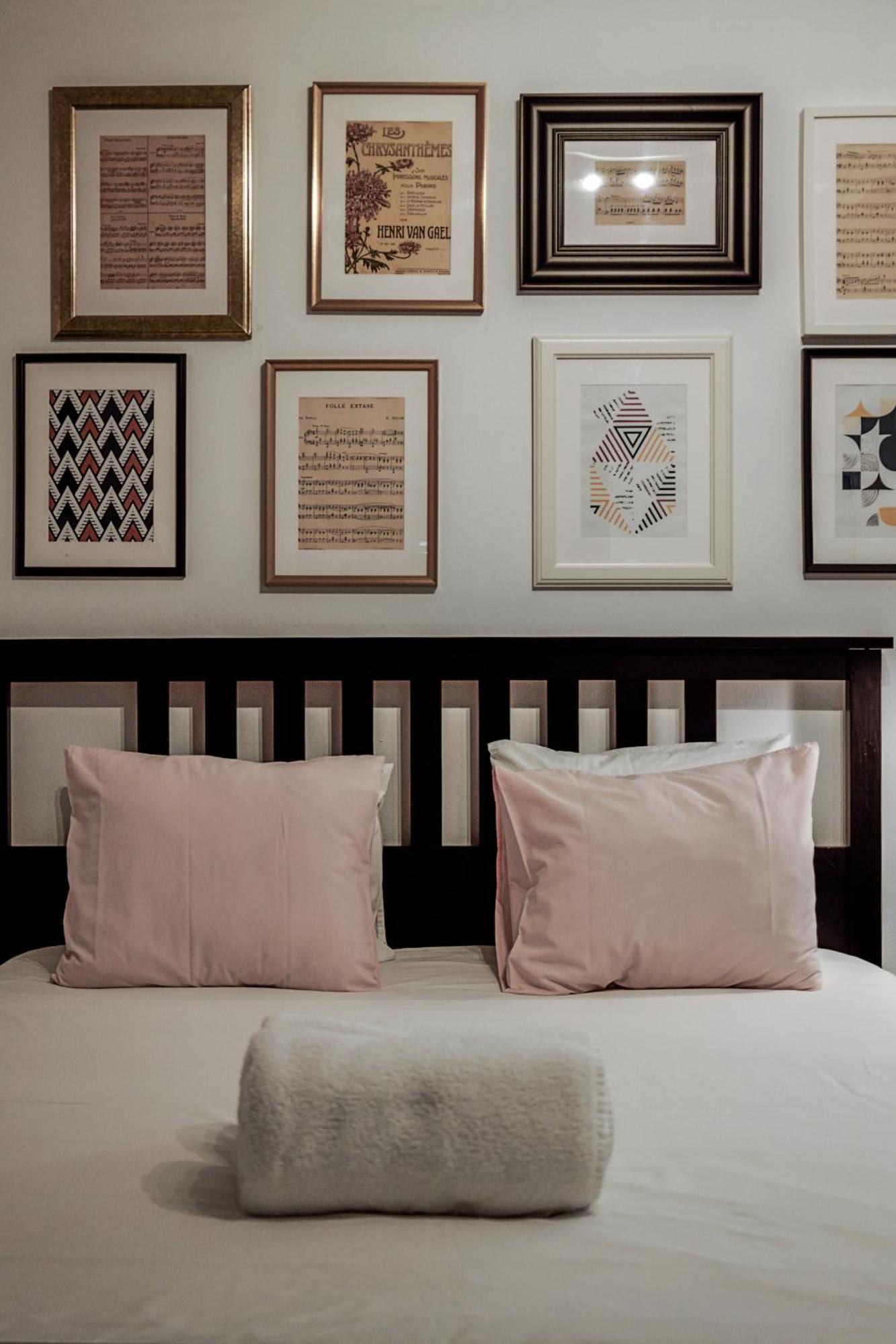 Travel & Live Porto Hostel Room photo