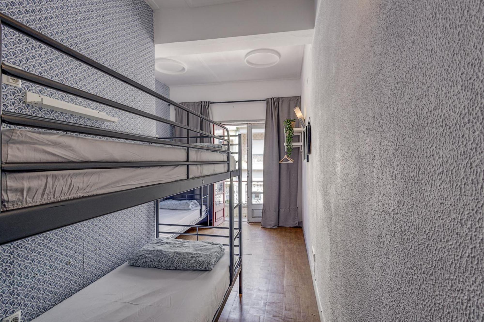 Travel & Live Porto Hostel Room photo